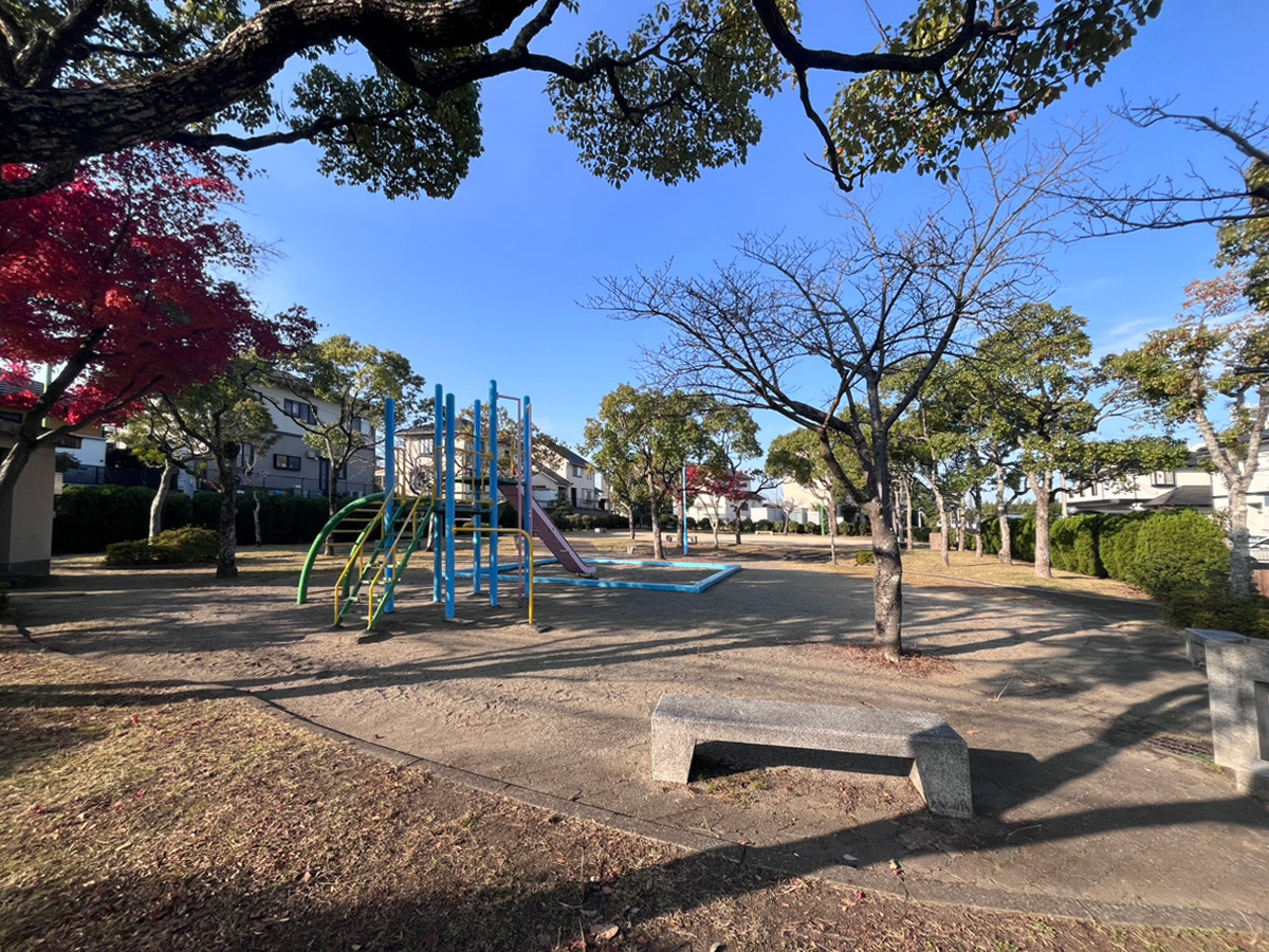 くすのき坂公園(徒歩約3分/250m)