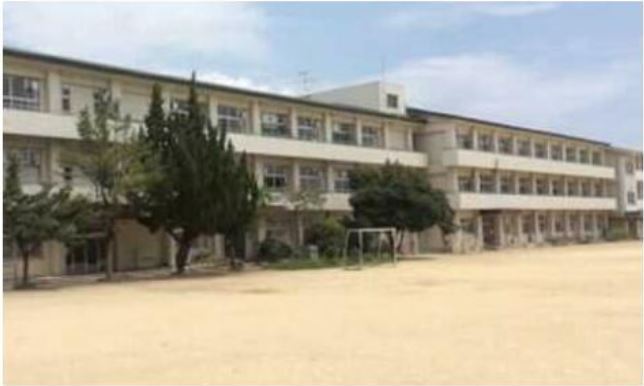 由布川小学校(約1900~2100m/徒歩24~27分)