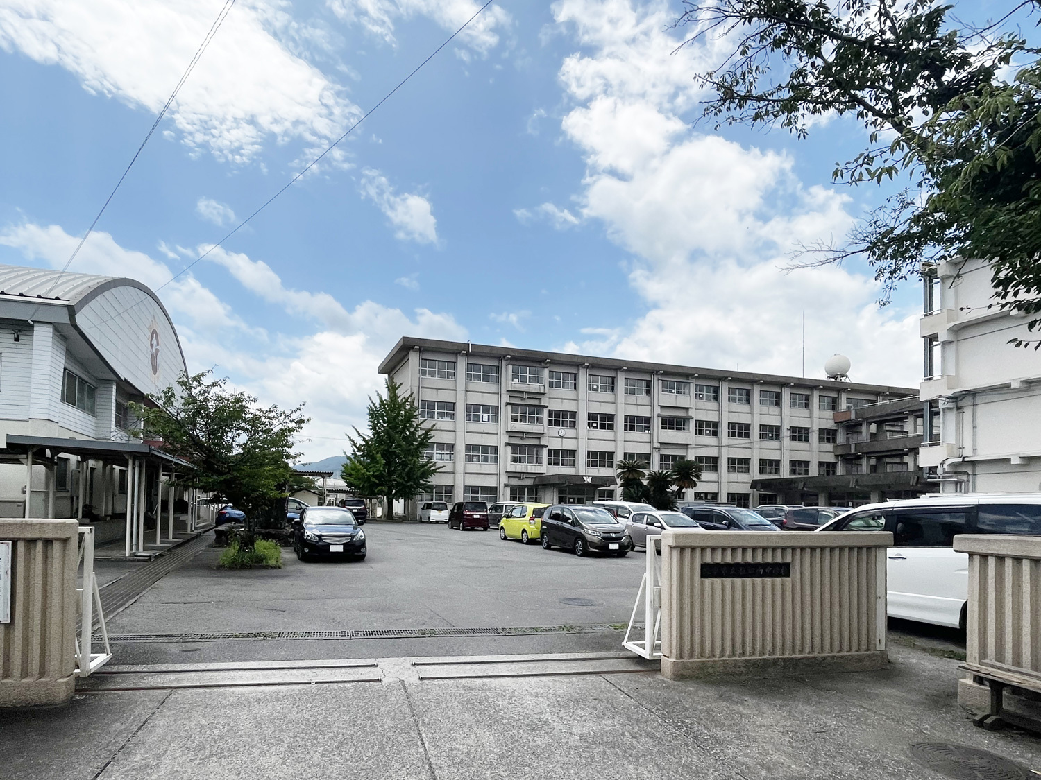 稙田南中学校(約750ｍ/徒歩10分)