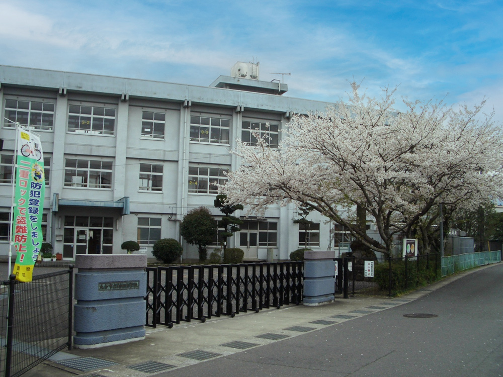 大分市立判田中学校　約2000ｍ/徒歩25分