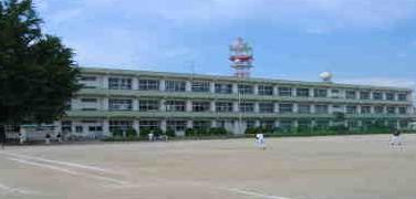 長浜小学校（約400ｍ/徒歩5分）