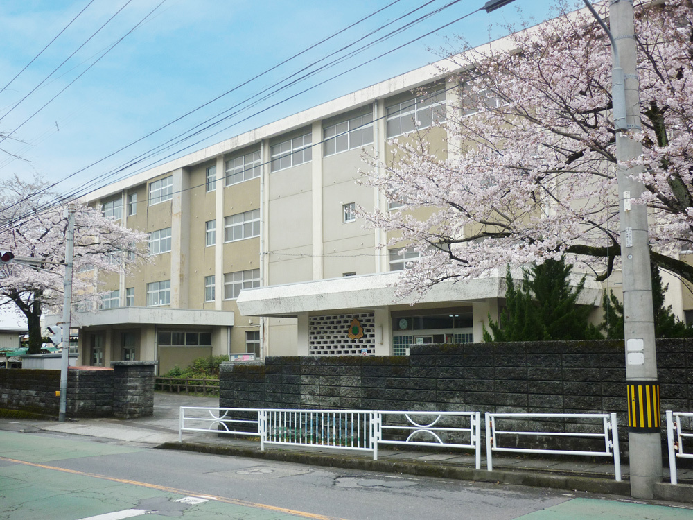 緑丘小学校（約1400ｍ/徒歩18分）