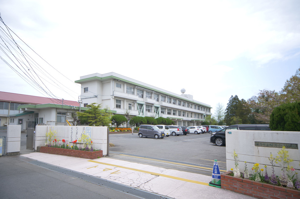 明野北小学校（約300ｍ/徒歩4分）