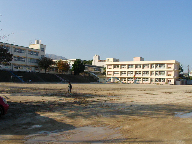 境川小学校（約450ｍ/徒歩6分）