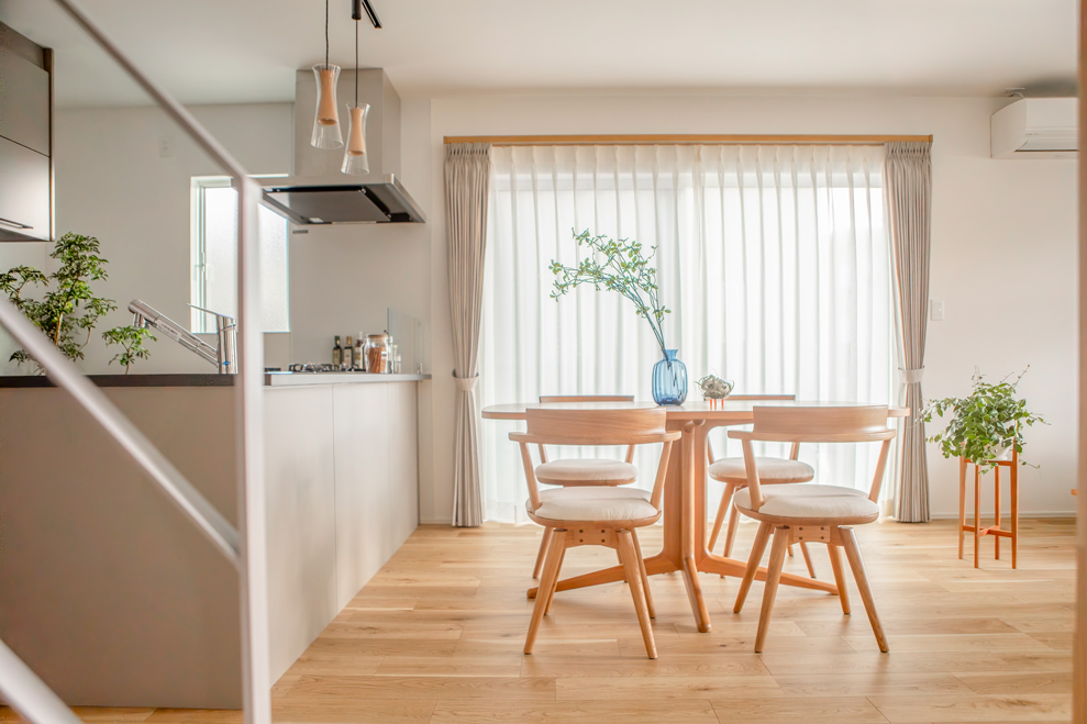 ダイニングキッチン一体型の開放的なLDK