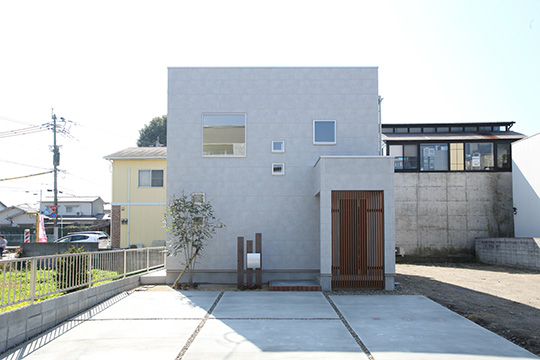 オールステンレスキッチンのある家