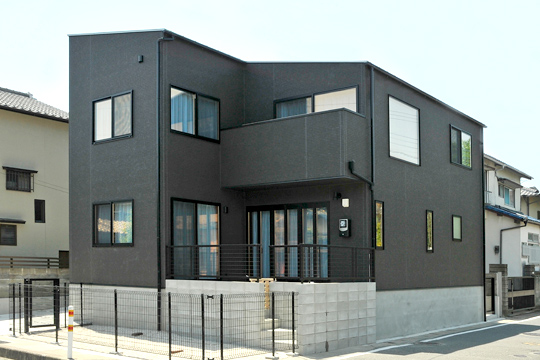 光が差し込む明るい家