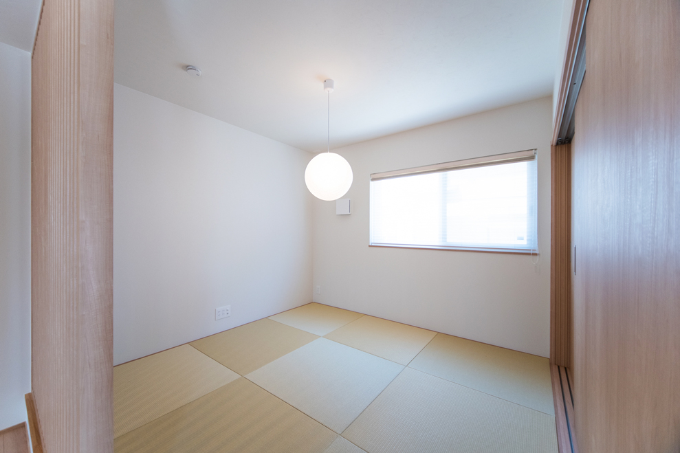 和モダンな畳スペース｜落ち着きある和室
