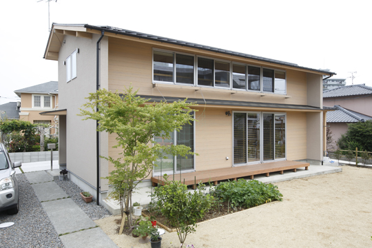 自然素材にこだわった子育てにやさしい家