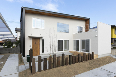 光が差し込む土間のある家 外観