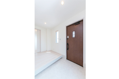 空間を最大限に利用した家。玄関