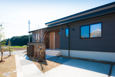 ワンフロアでつながる平屋ならではの暮らし 外観2