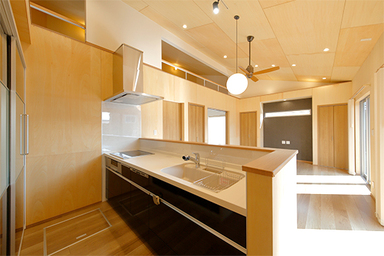 開放的なロフト付LDKのナチュラル平屋 キッチン