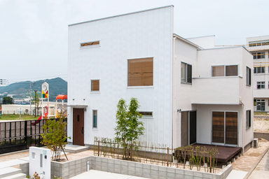 空間を最大限に利用した家。外観2