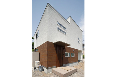 デザイン性と機能性を融合したヴィンテージハウス  外観2