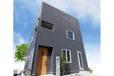 大空間プライベートバルコニーのある家 外観