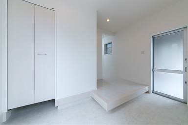 ZERO-CUBE+inner GARAGE  玄関