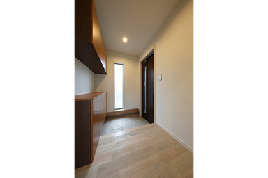 オールステンレスキッチンのある家 玄関