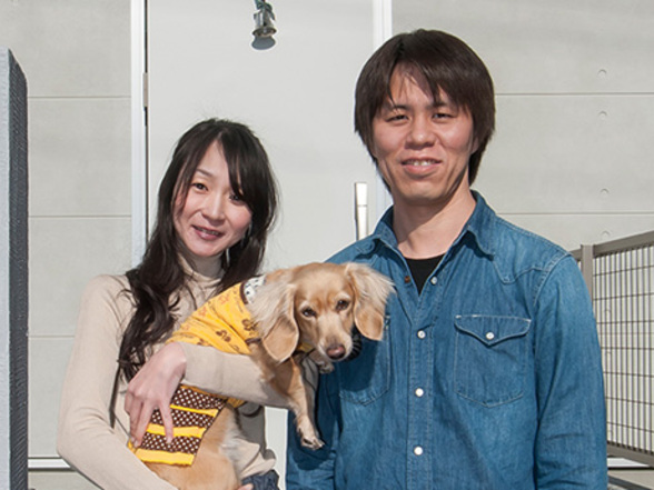 家族写真と愛犬