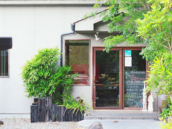 「cafe珈琲 ES+sense」の外観