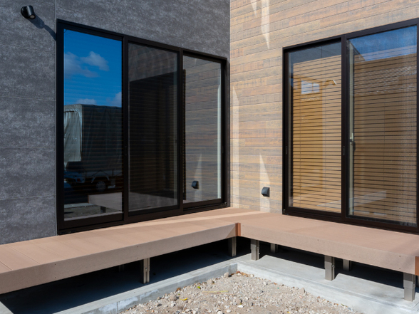 ウッドデッキと和室