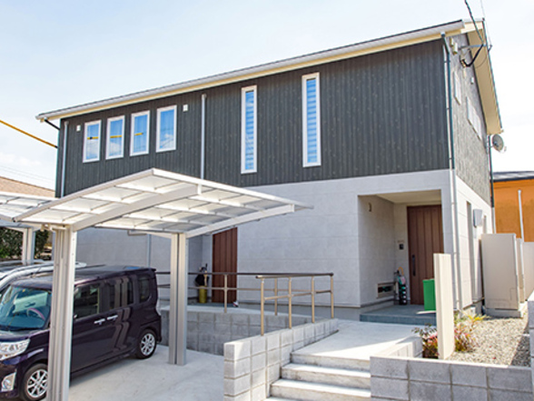 二世帯住宅の外観