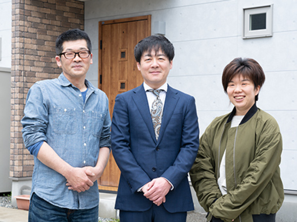 シンプルな家に自分たちらしいカスタムを