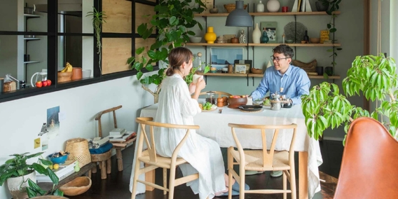 DINING / 食べる、語らう