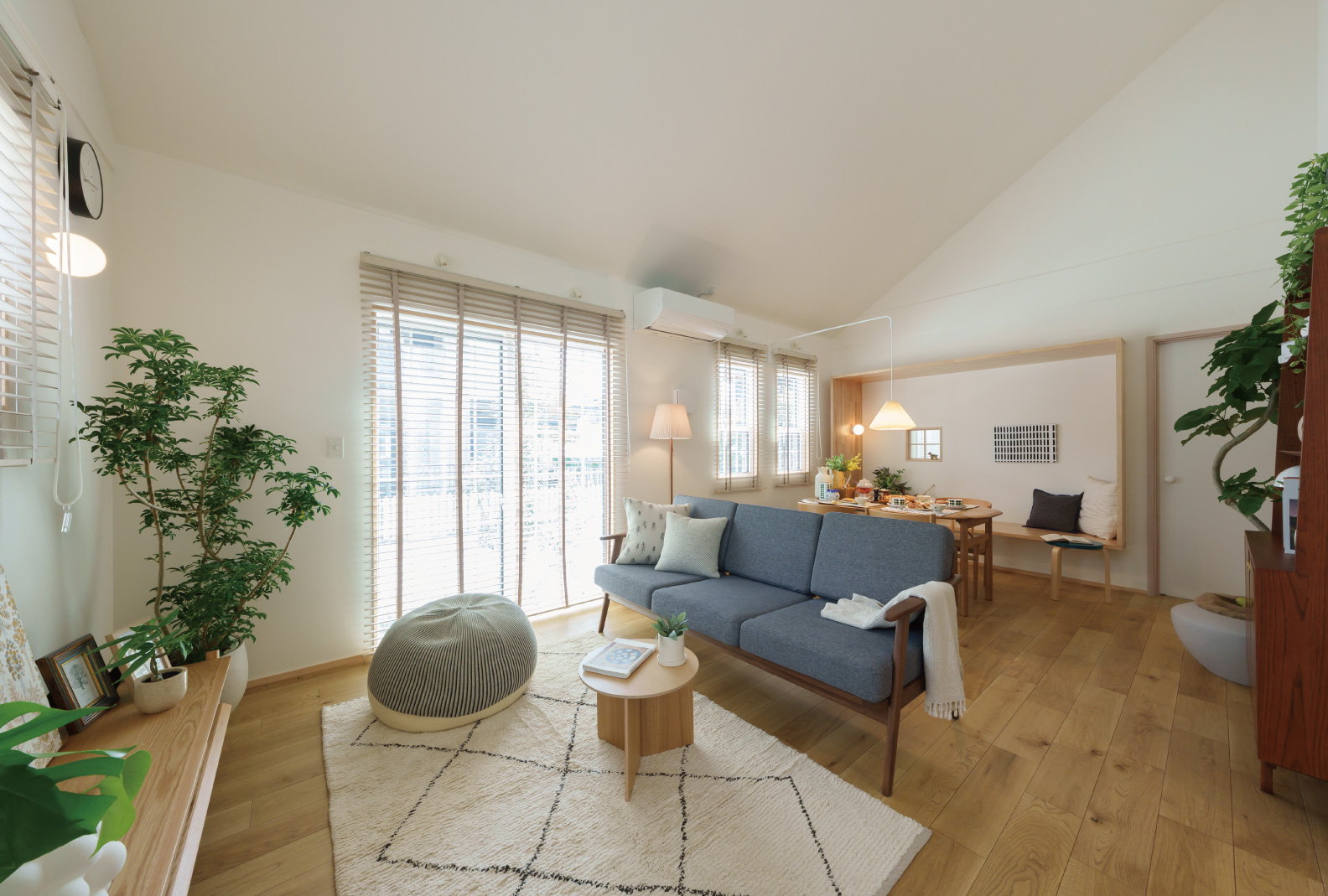 平屋のリビングダイニング