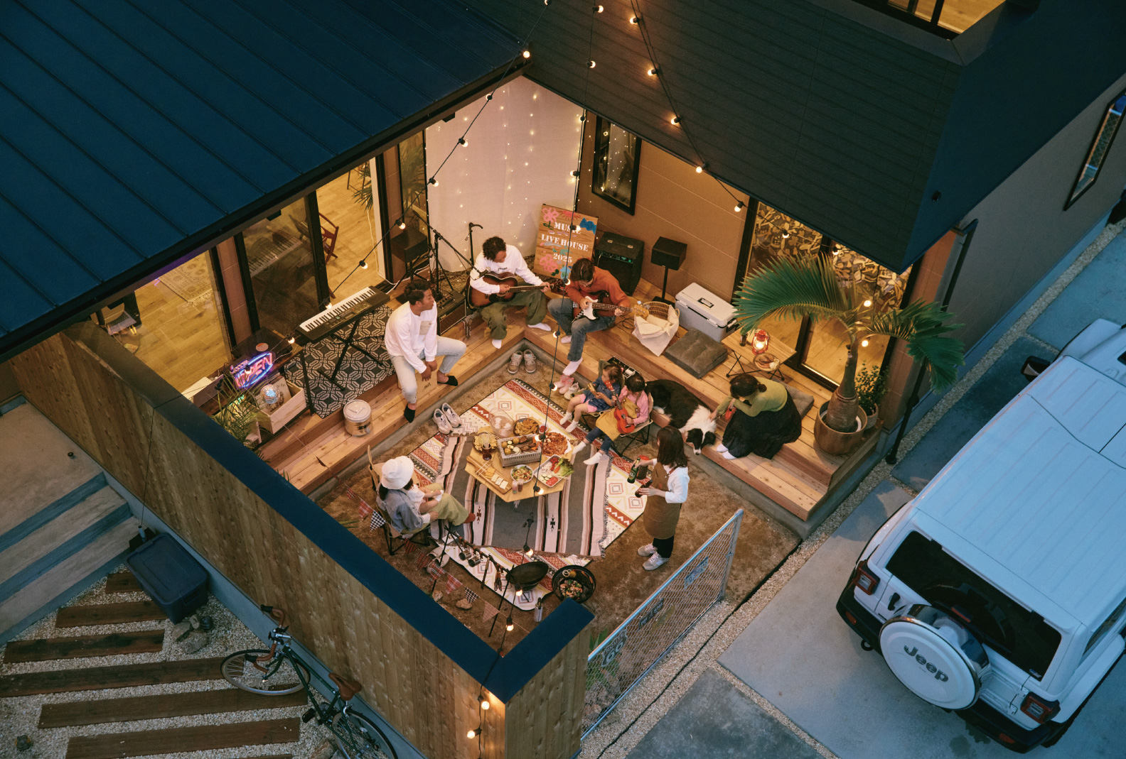 中庭でのパーティー